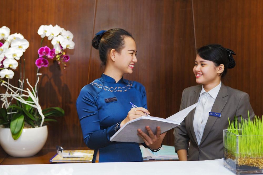 Central Palace Hotel Ho Chi Minh City Exterior photo