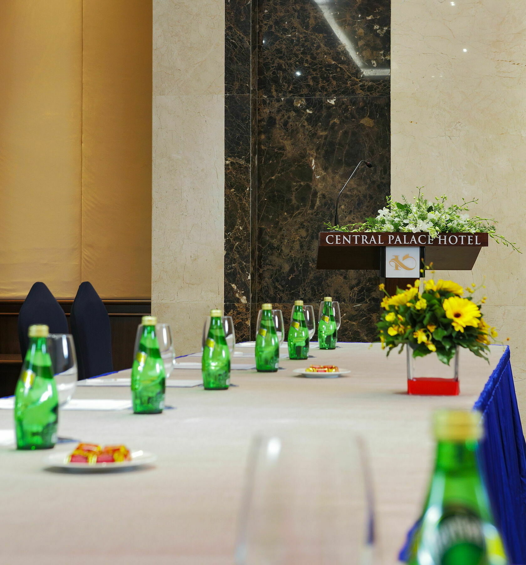 Central Palace Hotel Ho Chi Minh City Exterior photo